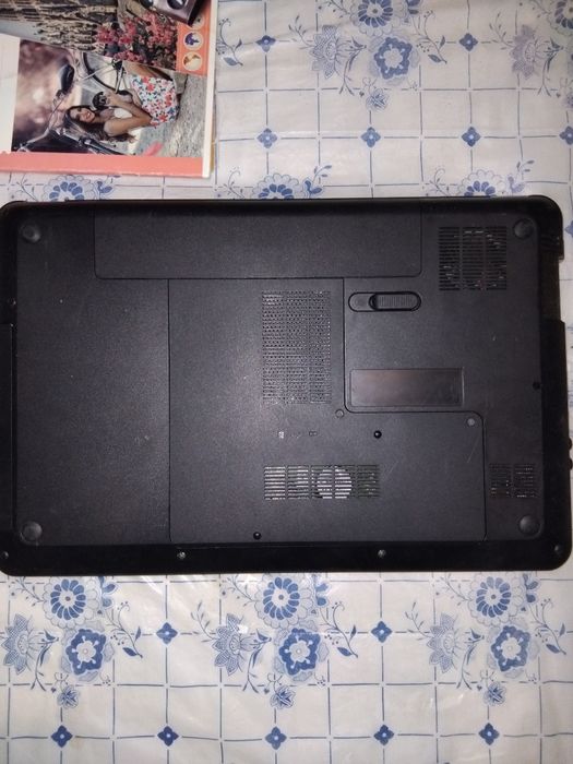 Продам ноутбук НР на  запчасти .