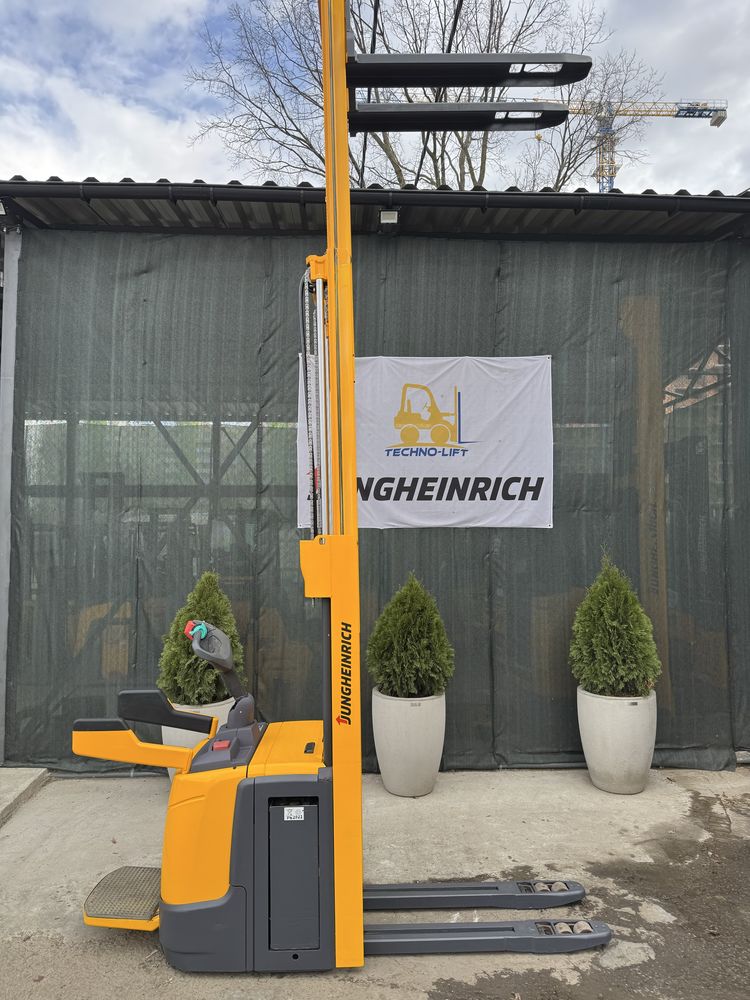 Електричний штабелер Jungheinrich ERC 214Z