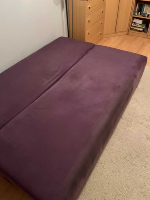 Kanapa rozkładana 135x190 cm fioletowa