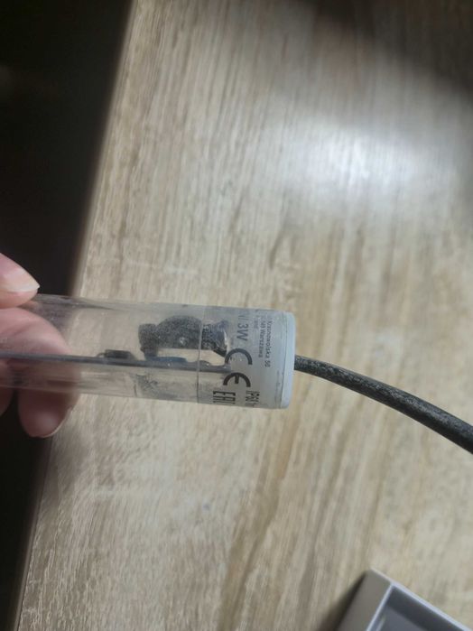 Sprzedam akwarium 15 l z klapą i lampą led