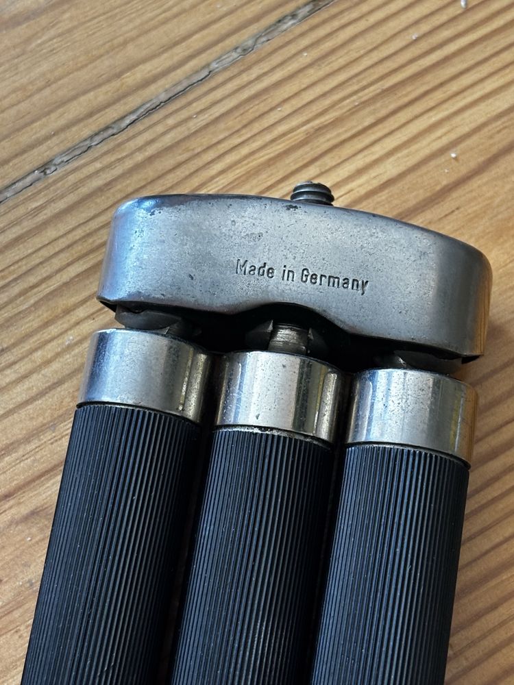 tripé vintage Susis