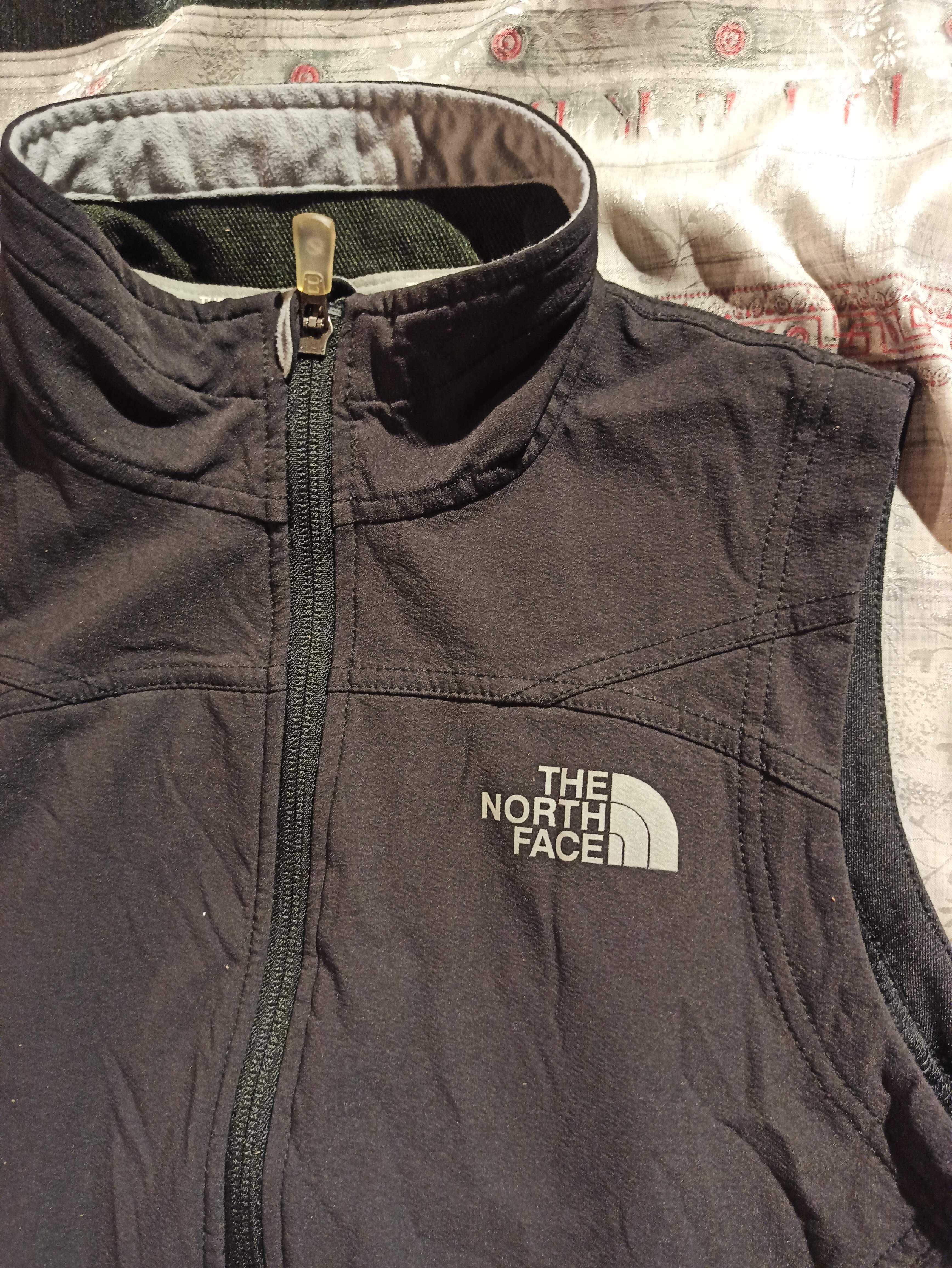 Жилетка fhe north face безрукавка