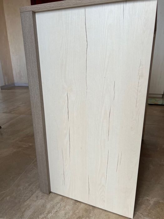 Меблі в спальню. Шафа з дзеркалом та комод