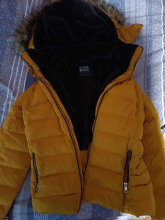 Casaco da Zara como novo, gola e pêlo amovível.