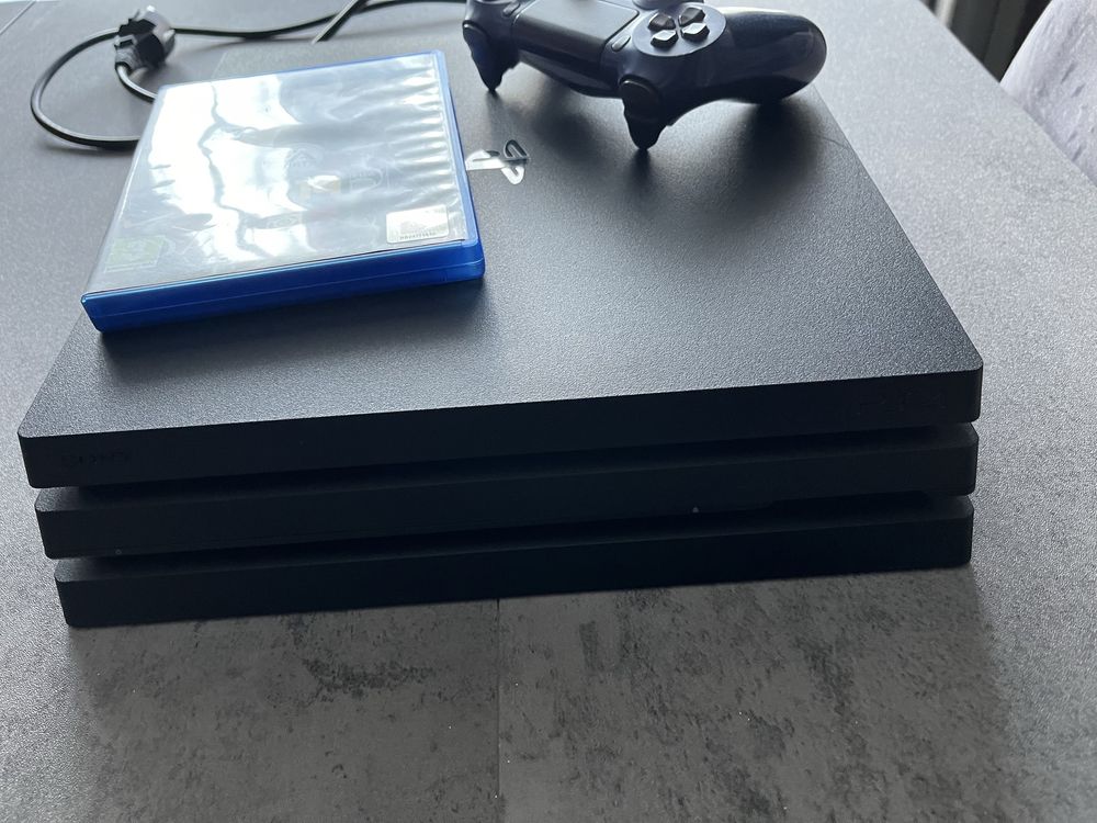 Konsola ps4 pro 1tb