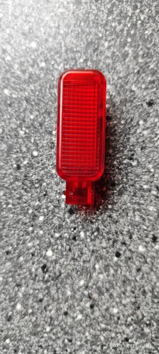 Плафон салонний передній