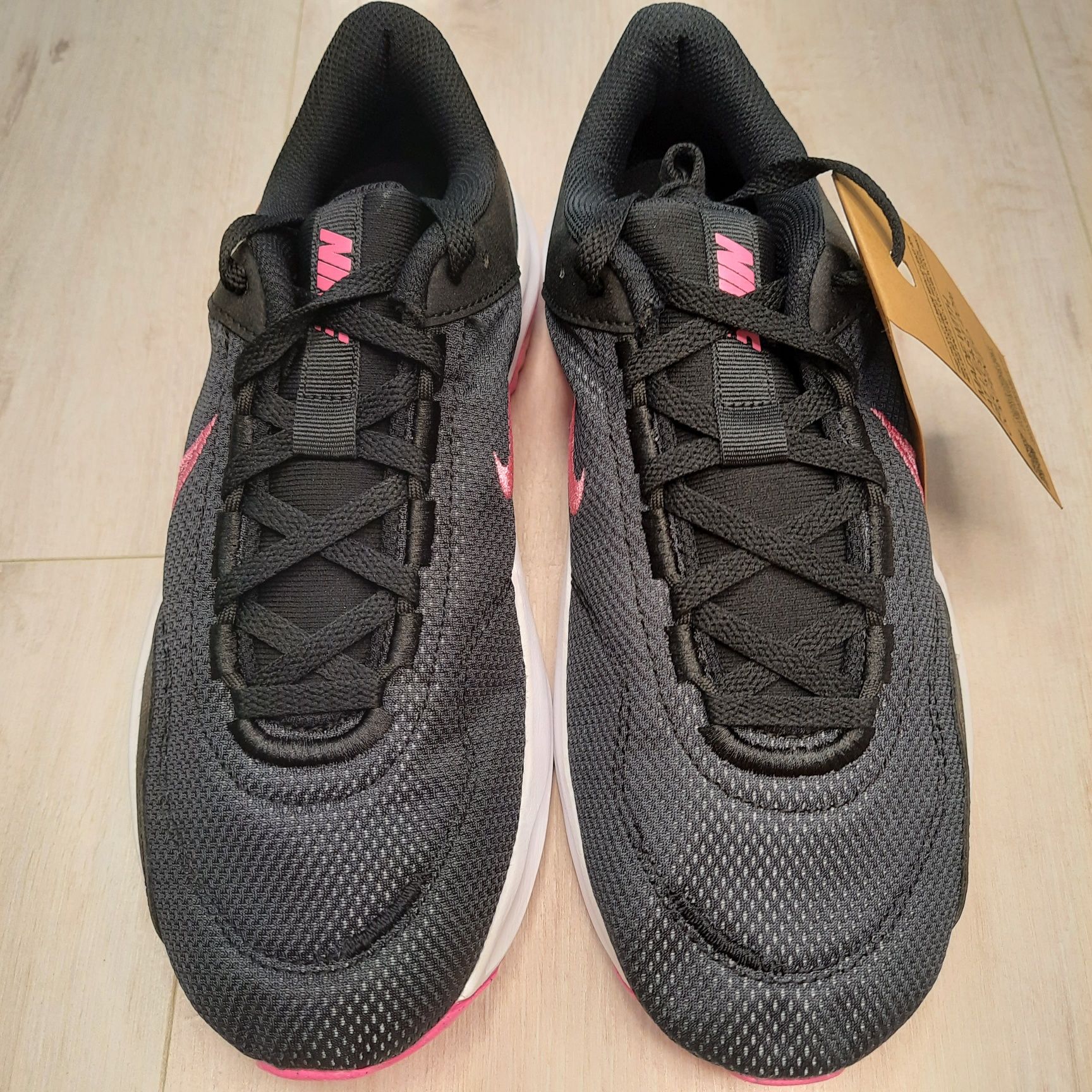 Кросівки для тренувань жіночі NIKE LEGEND ESSENTIAL 3 DM1119-002