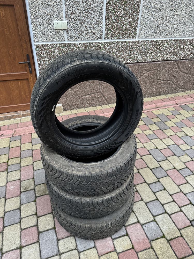 Зимова резина 205/60 R16