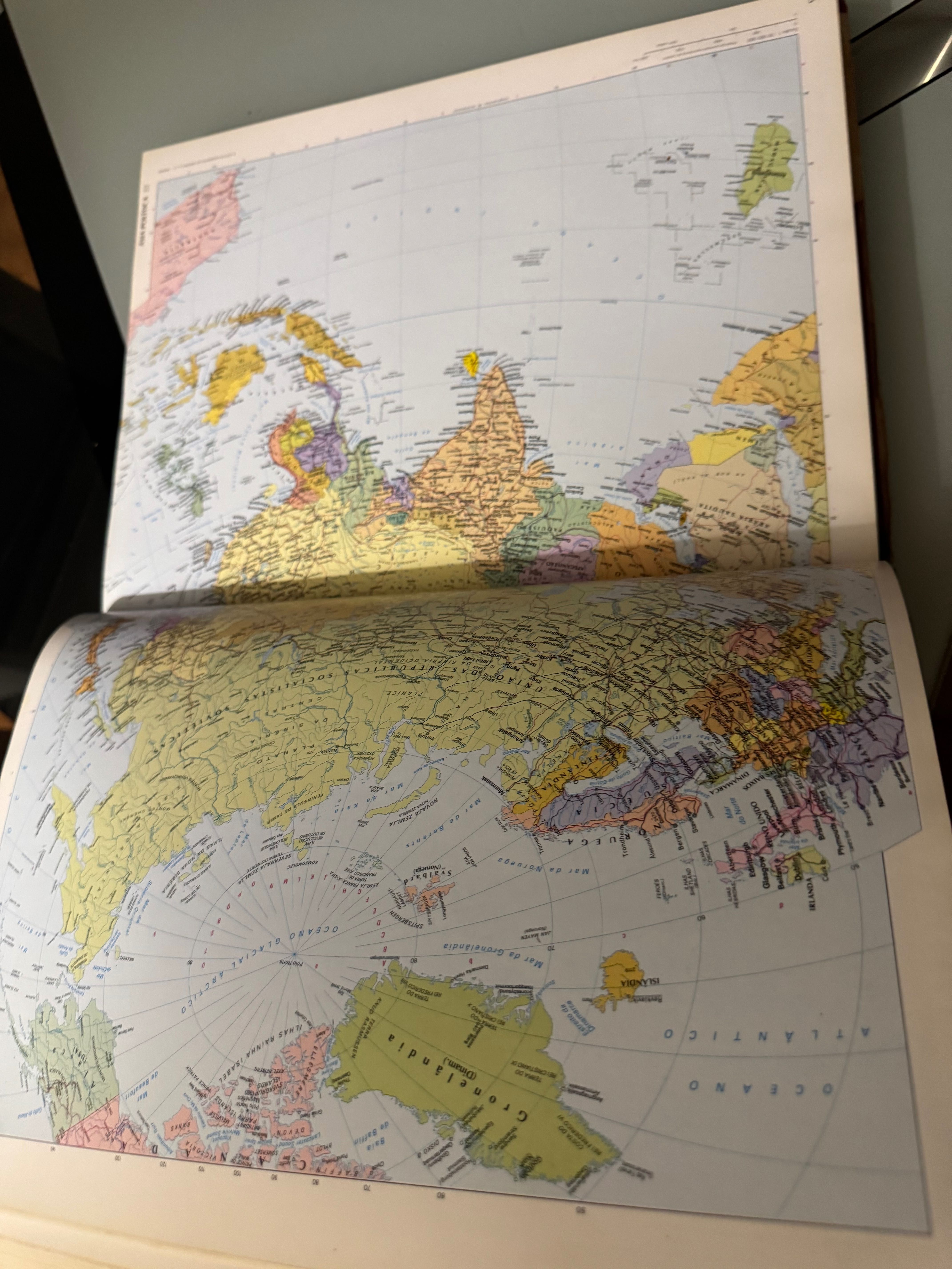 Livro alto geógrafico