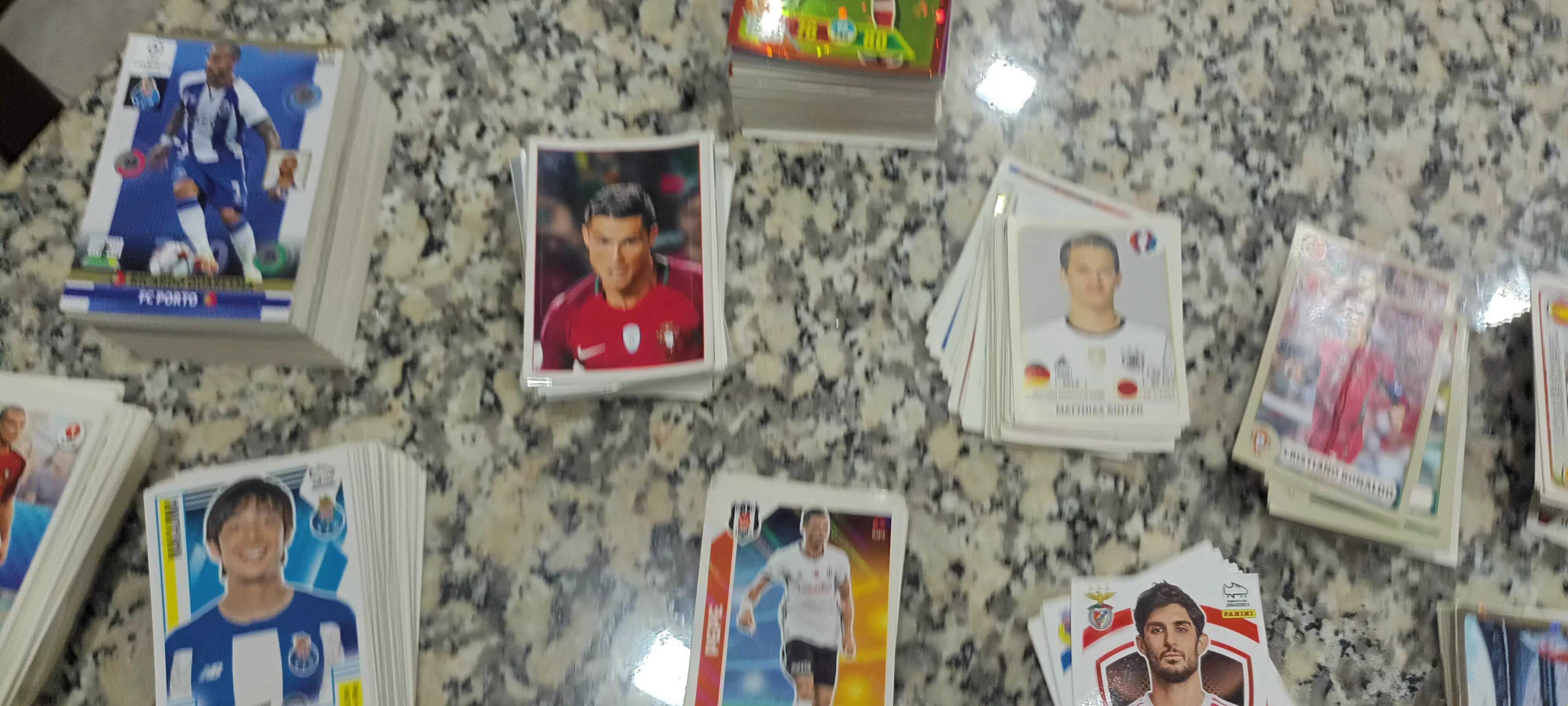 Lote de mais de 3000 cromos de futebol  colecções da panini
