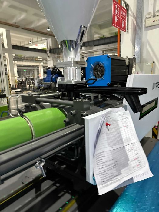 Электрический гибридный термопластавтомат Yizumi Серия А6 UN260A6