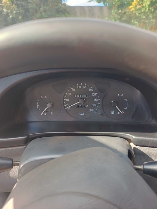 Автомобіль Daewoo sens