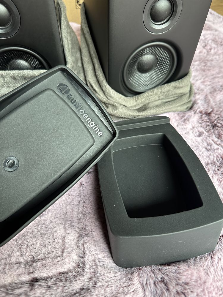 Kolumny głośnikowe AudioEngine A2+ czarne, + podstawki