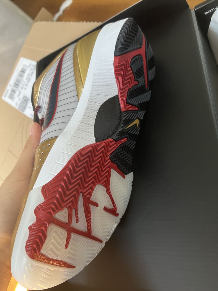 Nike Kobe 4 protro metallic gold 42