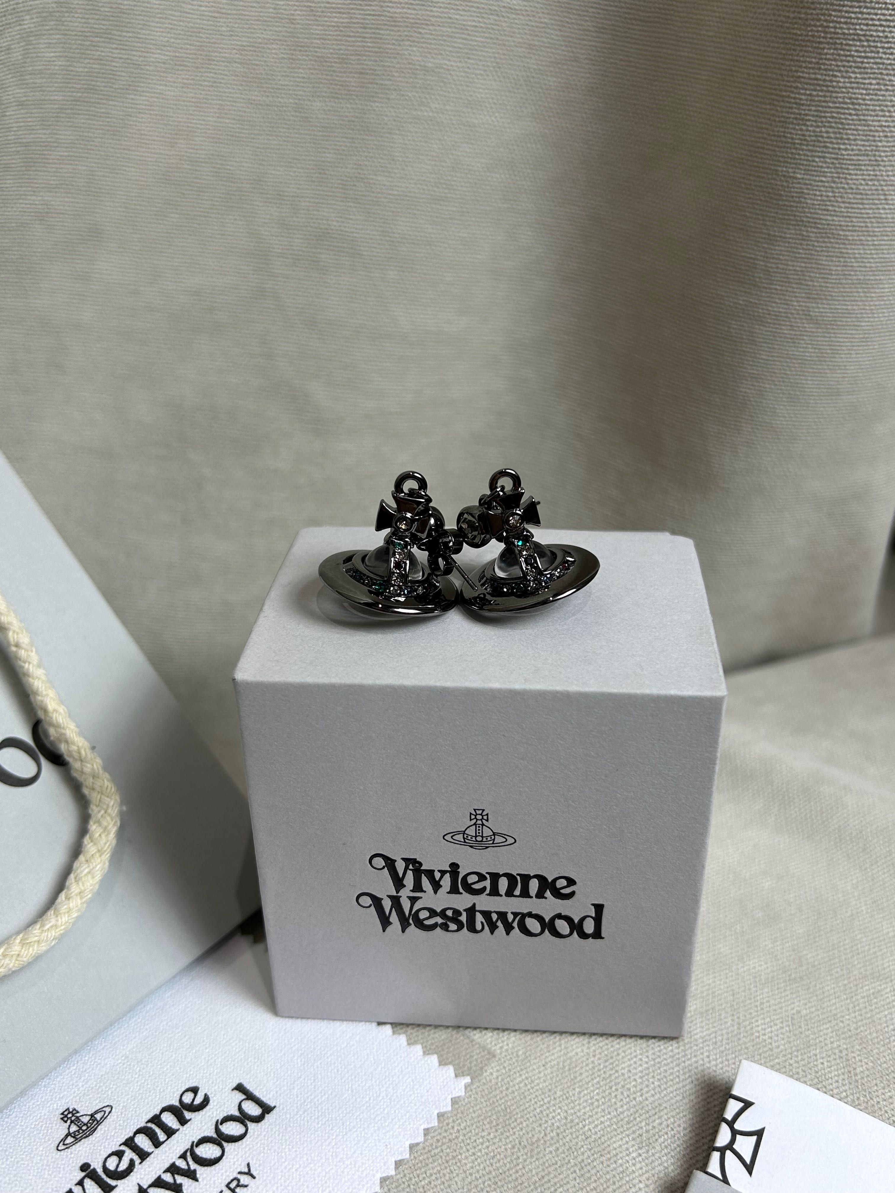 Vivienne Westwood Saturn Orb Black Earrings оригинал сережки серьги