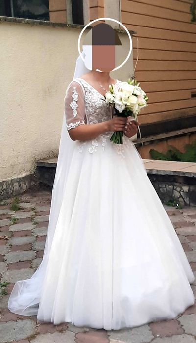 Продам весільну сукню