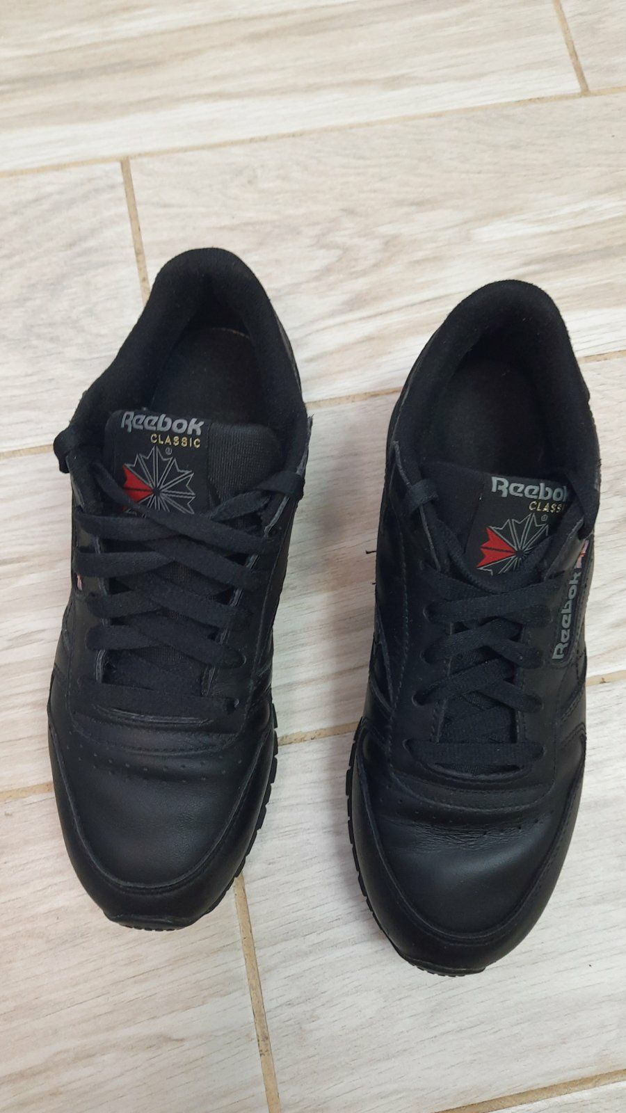 Шкіряні кросівки Reebok Classic  37,5р