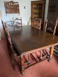 Mesa de jantar e 8 cadeiras, estilo Sec.XVII, madeira maciça
