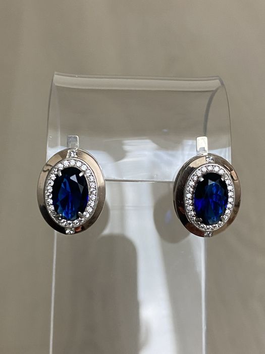 Серебряные серьги с сапфиром и фианитами