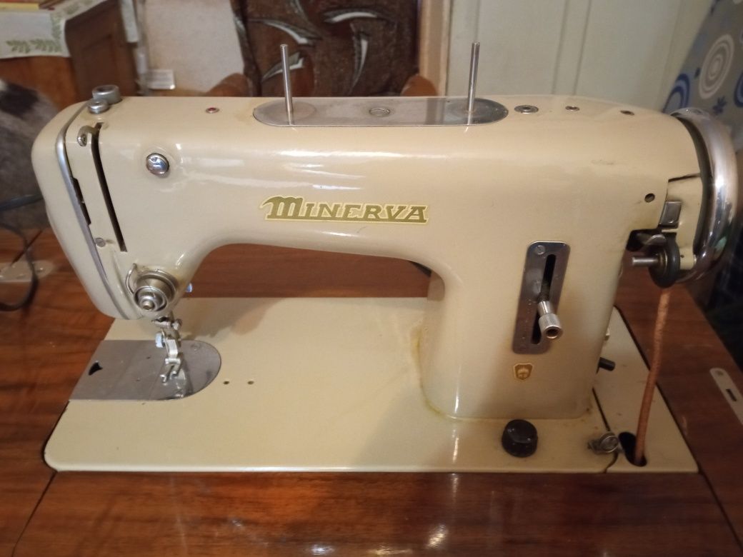 Швейна машина Minerva
