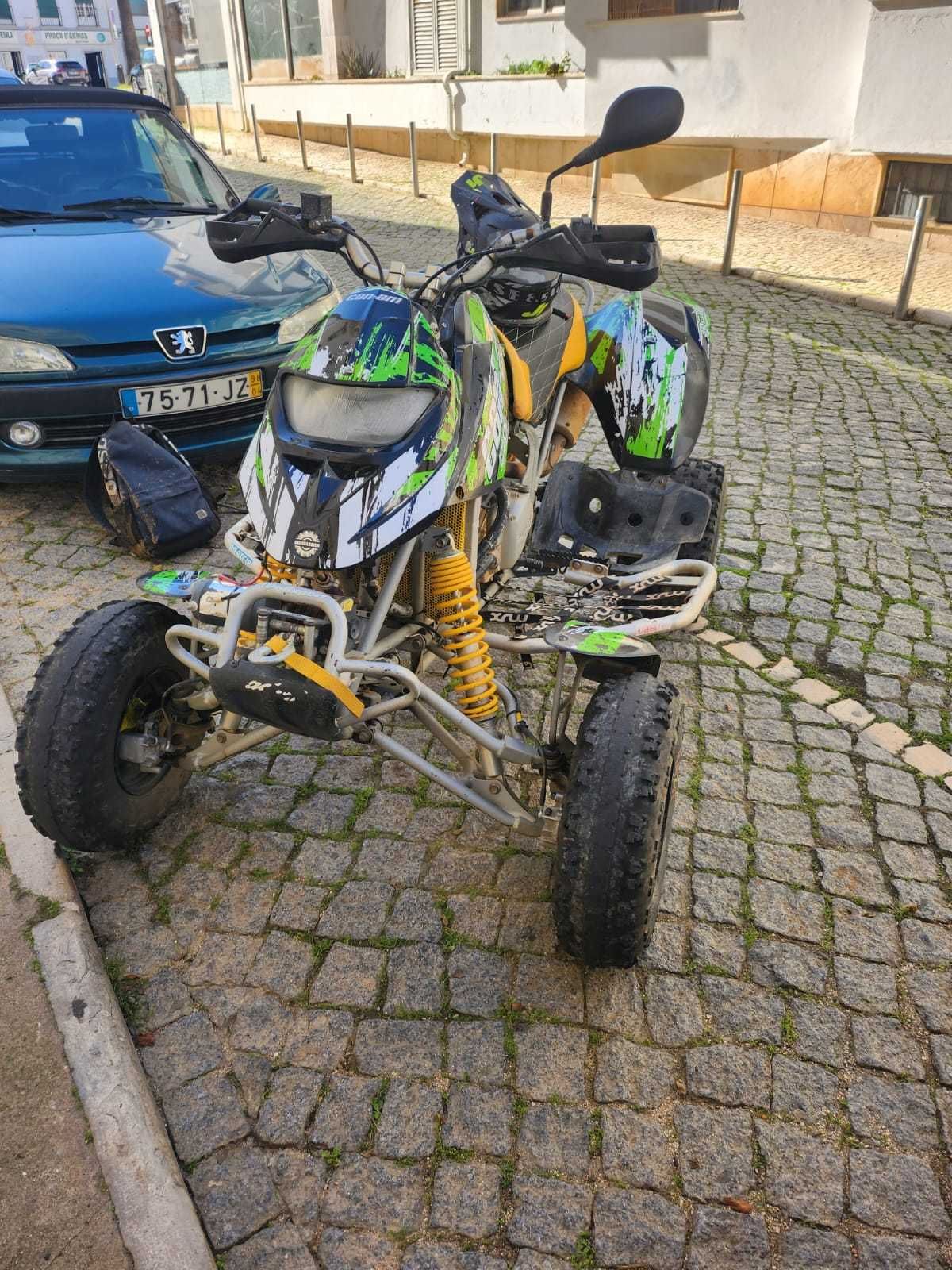 Moto 4 Bombardier DS 650