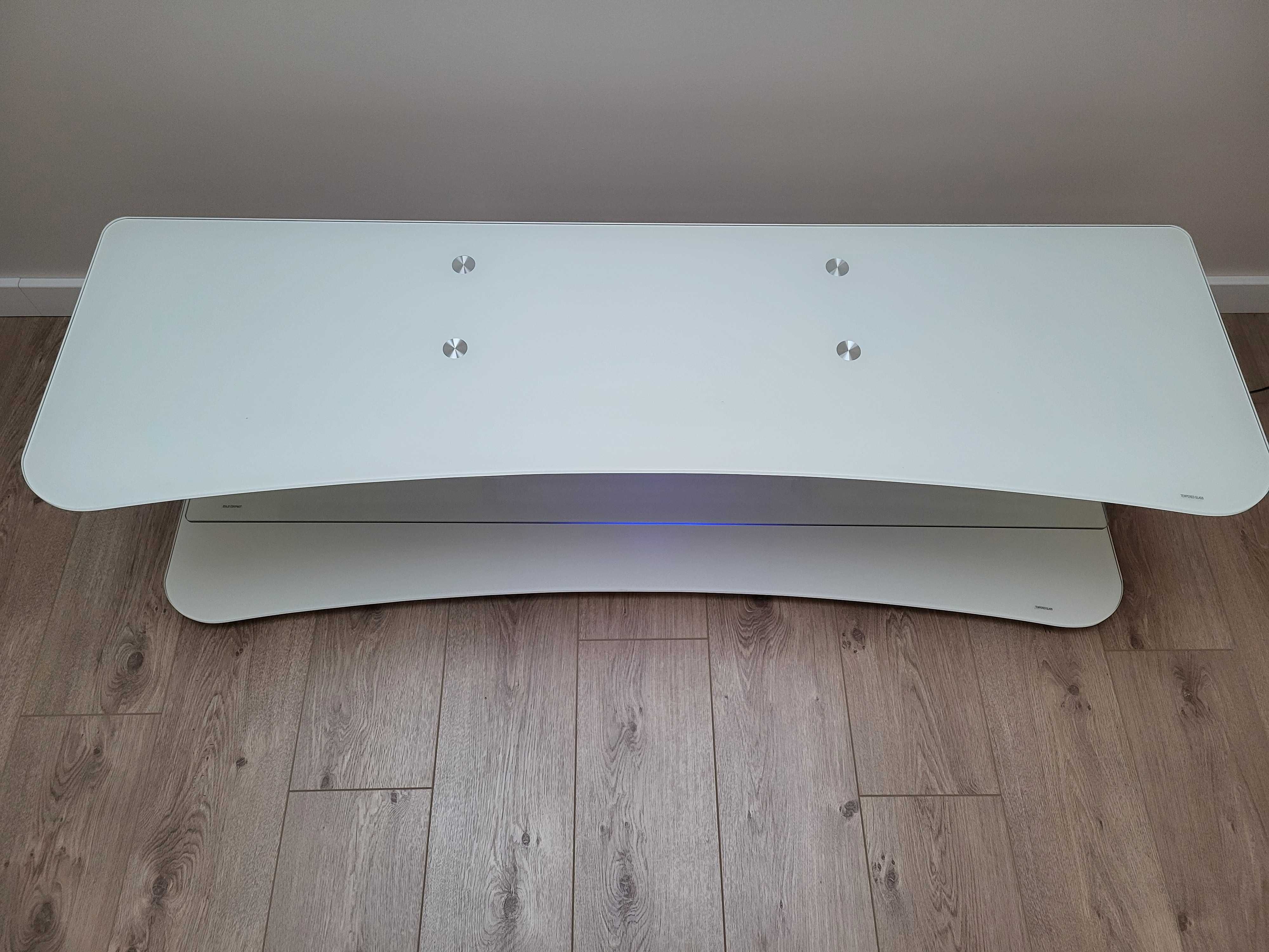 Szklana szafka z oświetleniem LED pod TV