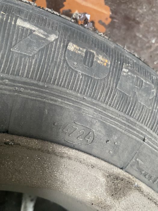 Продам зимову гуму з титанами на 13р