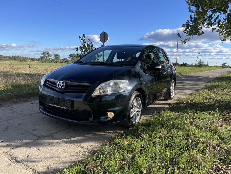 Toyota auris 2012r