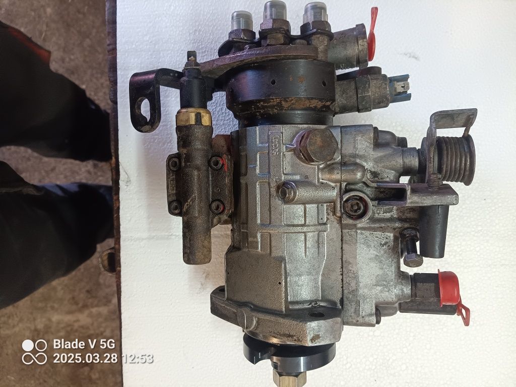 Pompa wtryskowa Lucas 8921A294T oraz wtryski massey ferguson 6260
