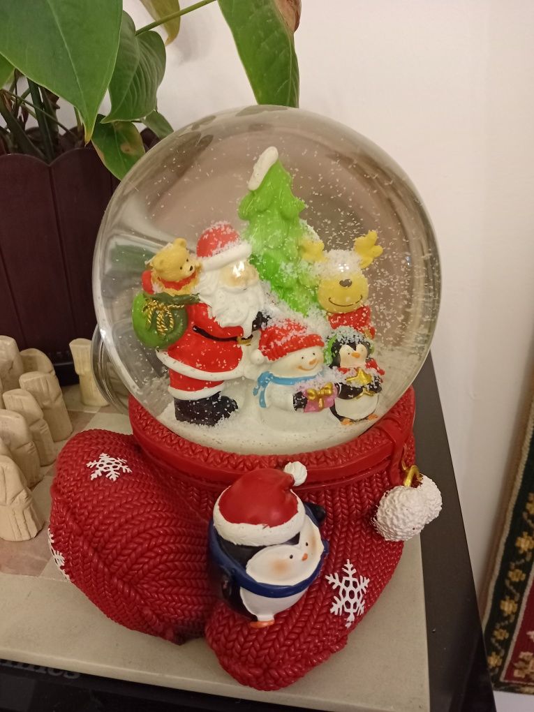 Bola  "Natal" com música
