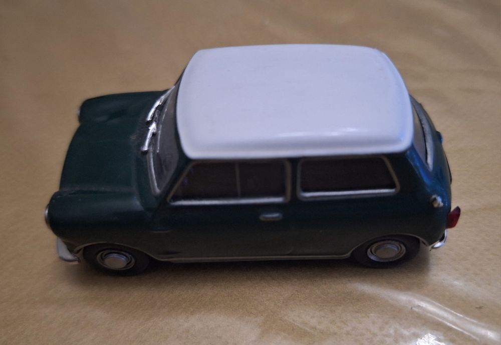 Miniatura escala 1:43 Mini