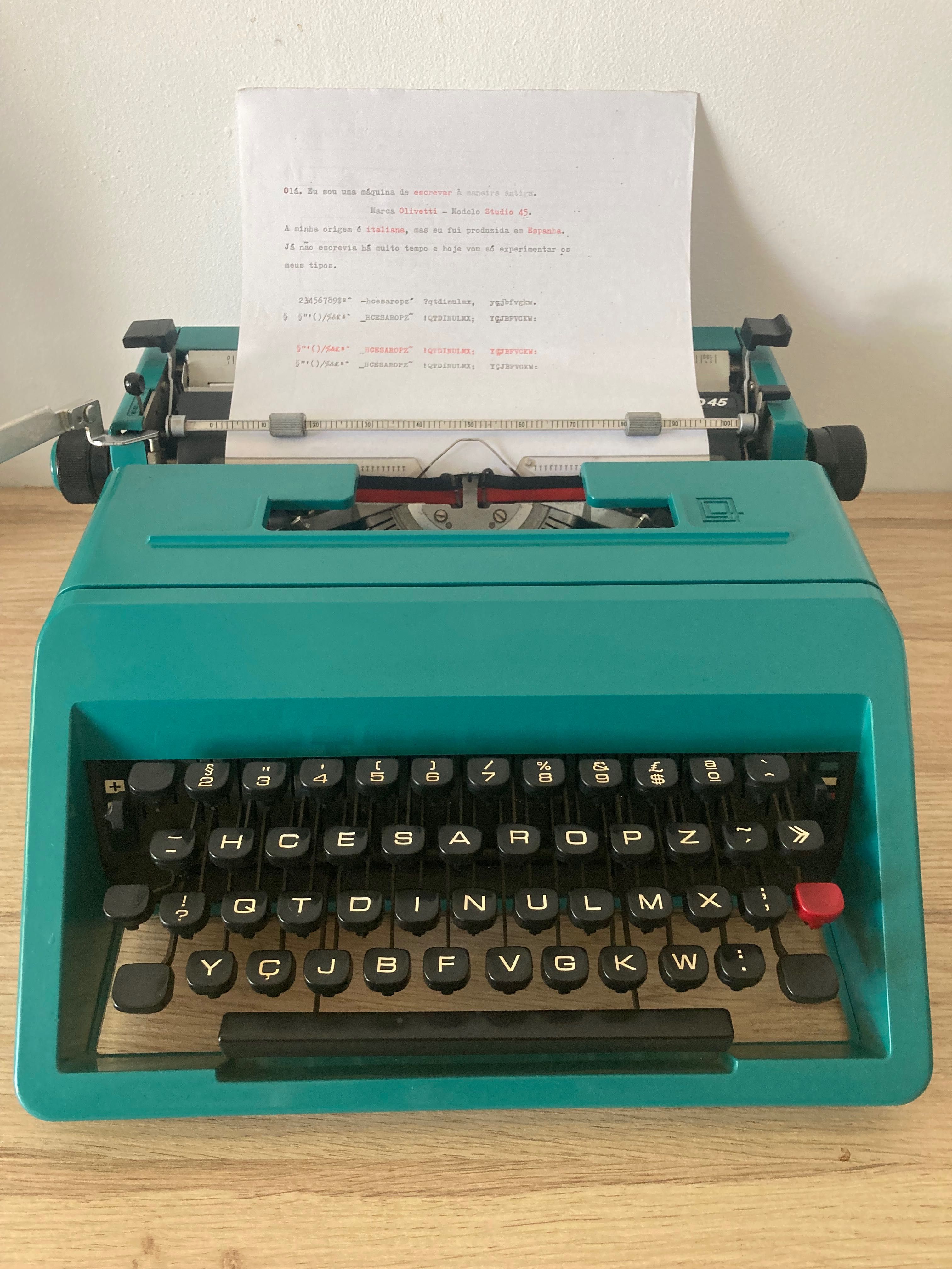 Máquina de escrever *** Olivetti Studio 45