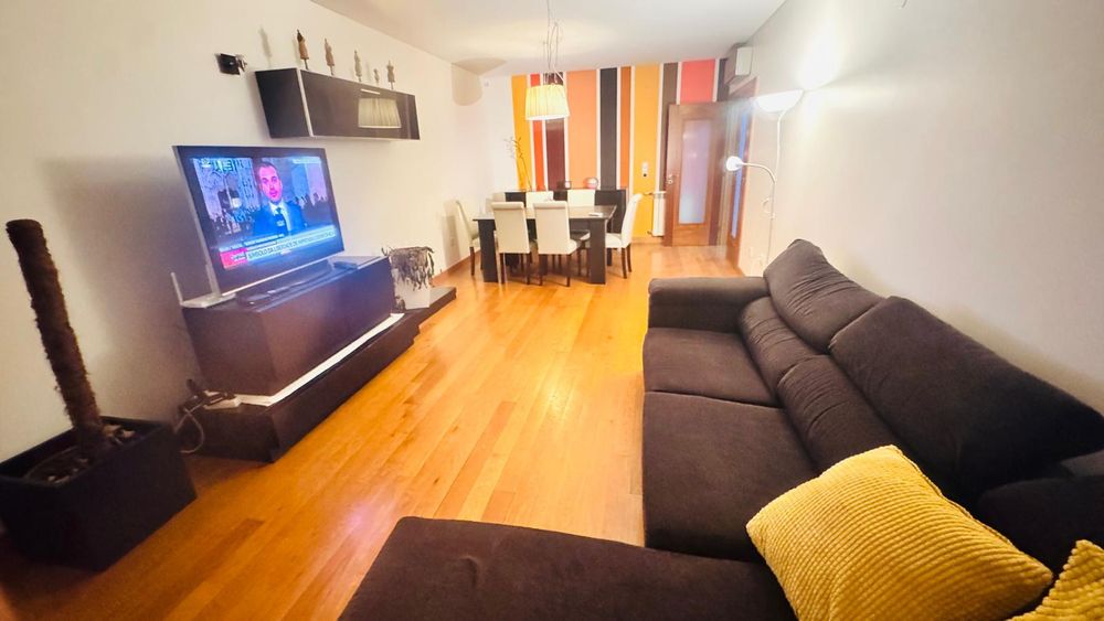 T2 Infantado, novo, sala mobilada, 2 wc