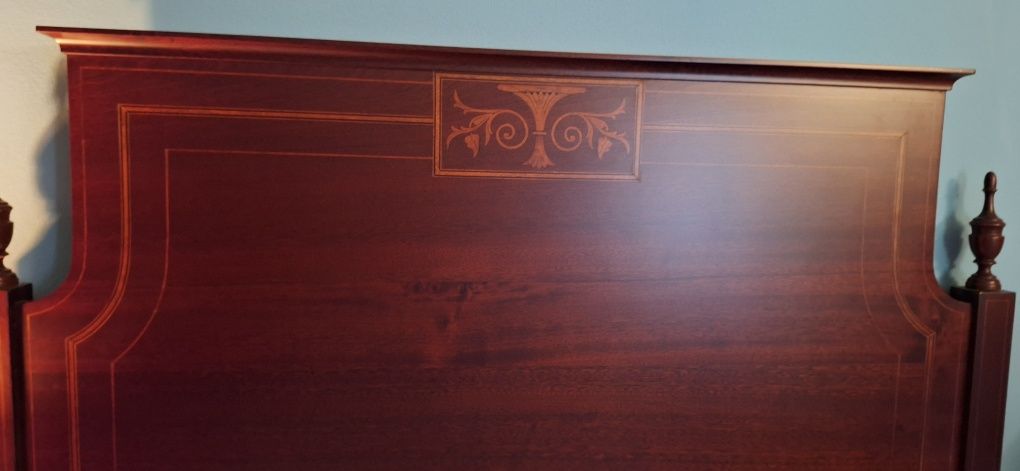 Cama dona Maria como nova
