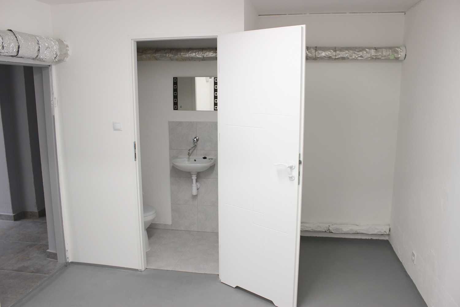 Lokal użytkowy 35 m2 w doskonałej lokalizacji (w okolicy CH Magnolia)