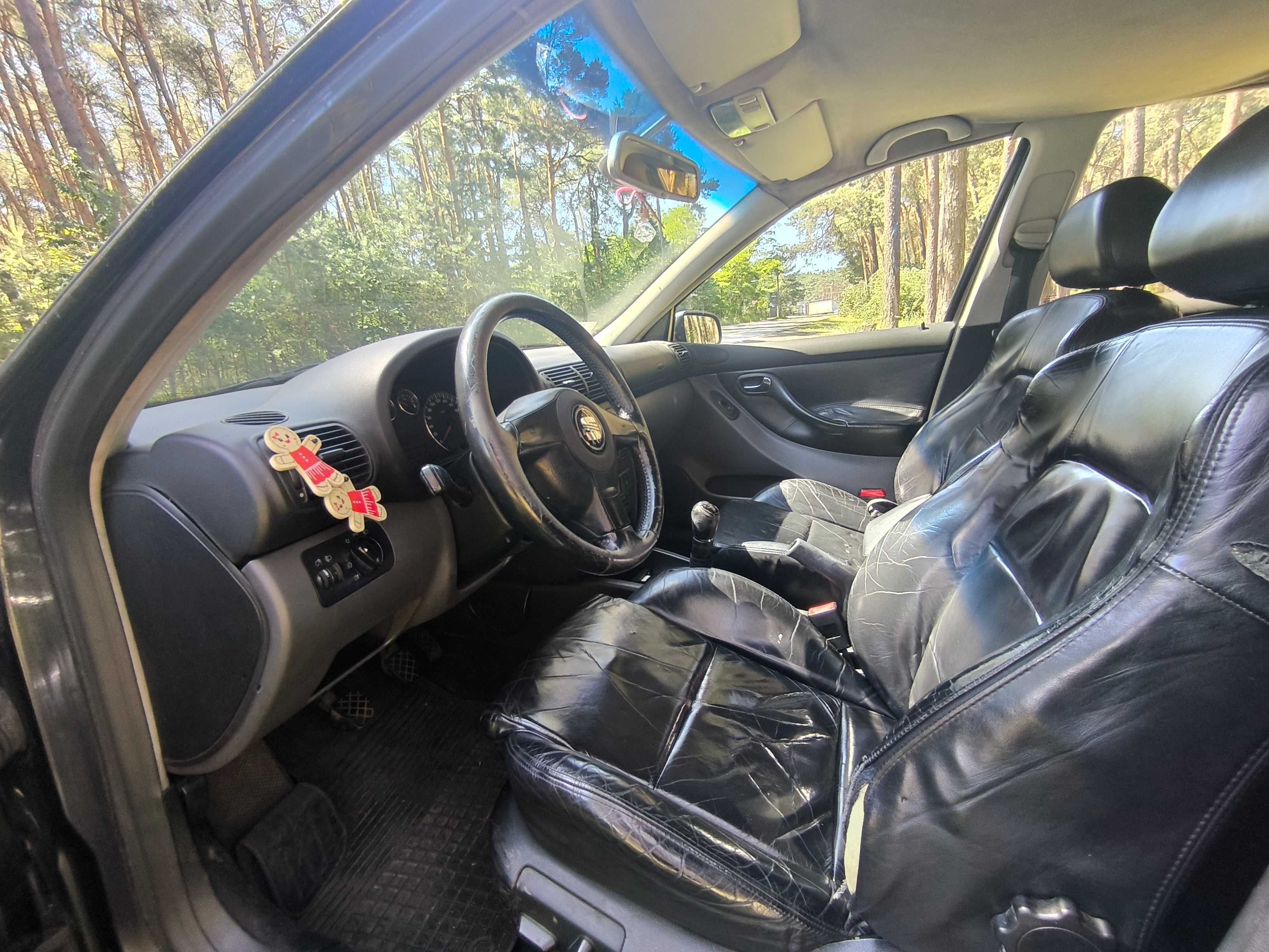 Seat Leon 1 hatchback