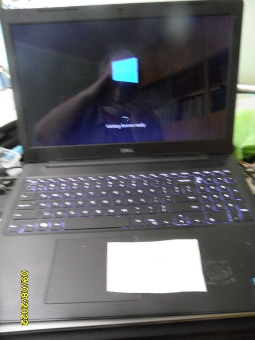 Dell  5570 i3-8130u 12Gb 1920х1080  сенсорный