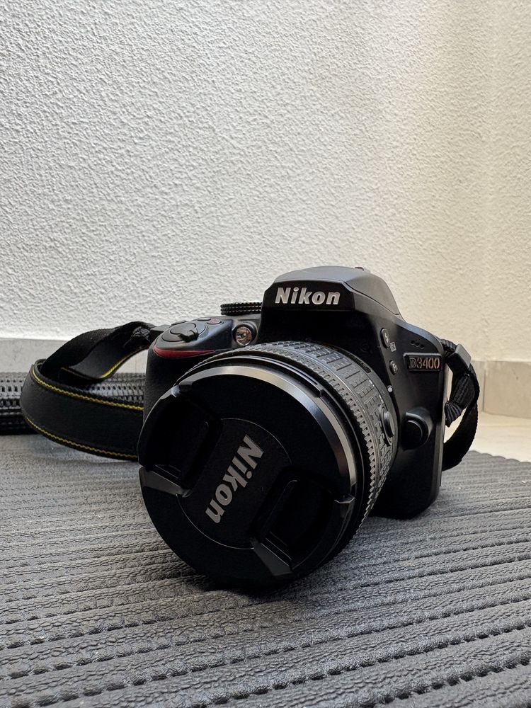 Câmara Nikon D3400