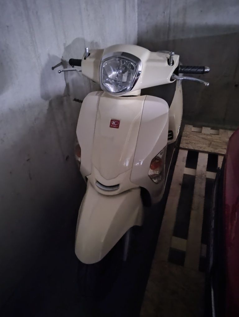 Kymco Like 125 jak Vespa