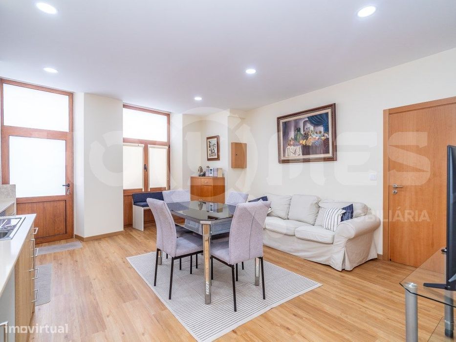 Moradia com 2 Apartamentos | Entradas Independentes | Rentabilidade...