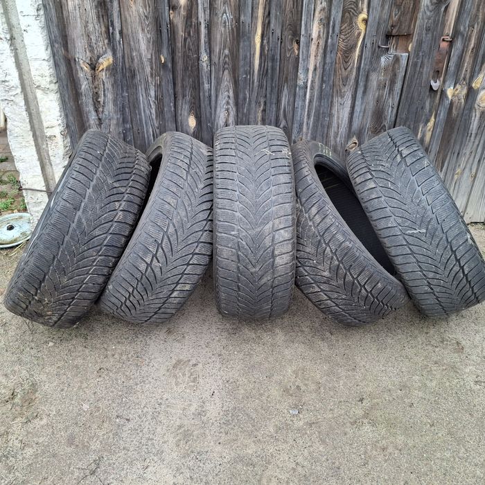 Шины зимние б.у.с запаской.За все 5000гр.