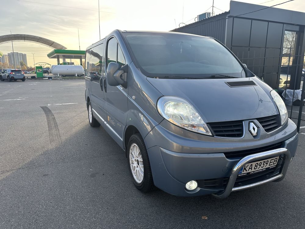 Рено трафік 2.0 груз автомат Renault Trafic