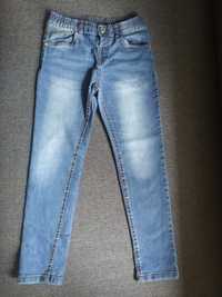 Nowe jeansowe spodnie chłopięce rozmiar 140 Destination