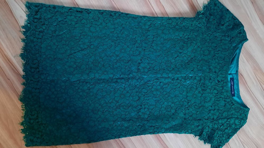 Sukienka damska z koronki Zara