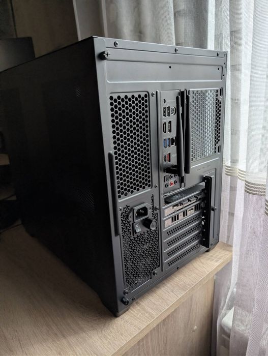 Корпус Frontier IGLOO