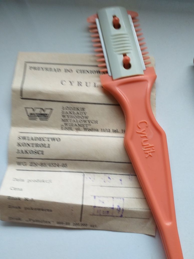 Przyżąd  do cieniowania  włosów  z czasów PRL.