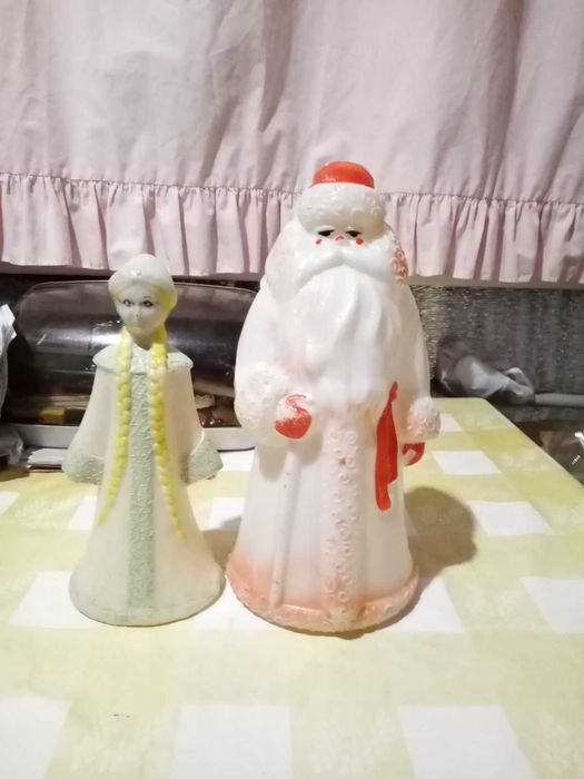 Ялинка новорічна,штучна.