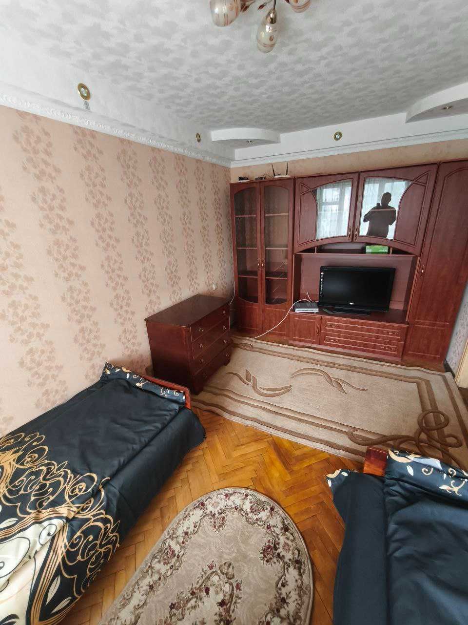 Оренда 2к.кв. М. Арсенальна.  Кловський узвіз.