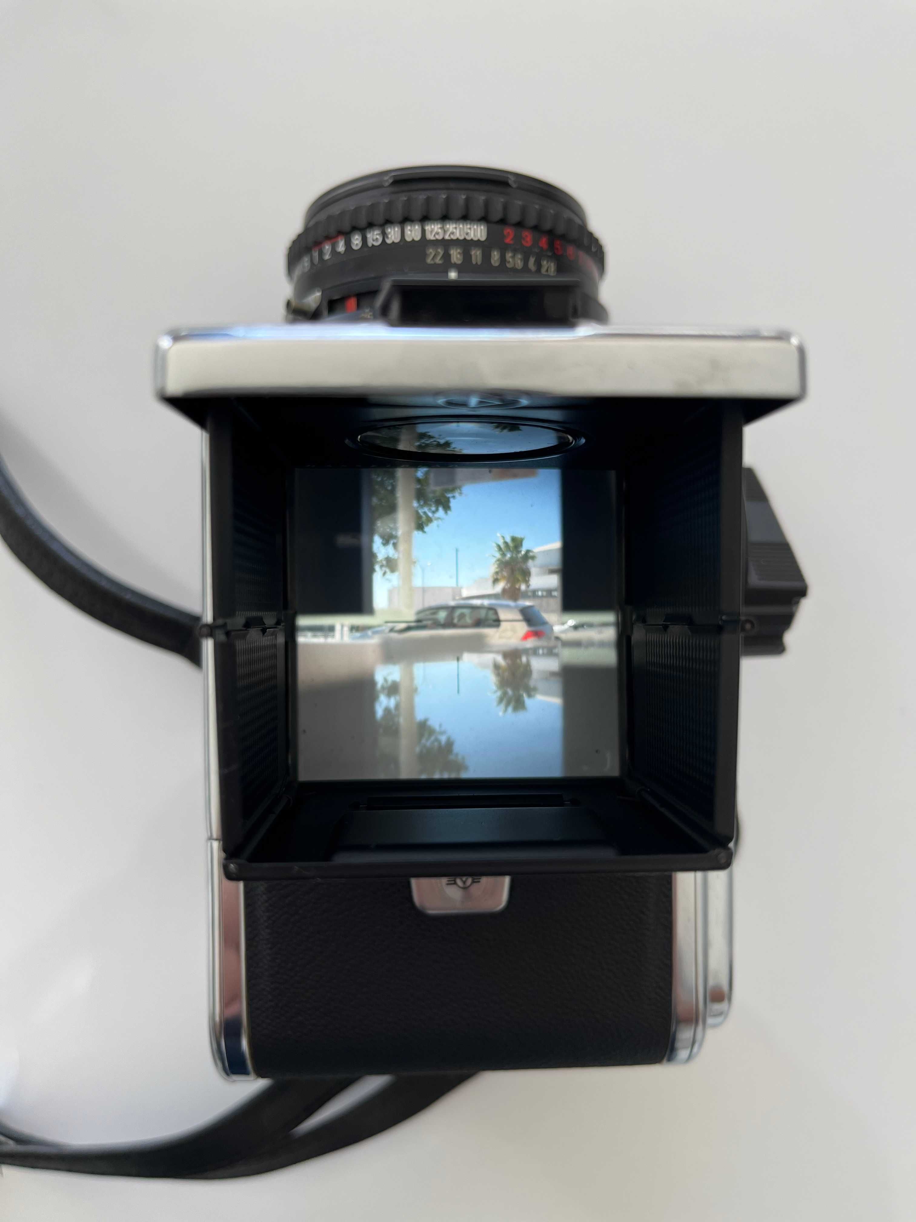 Hasselblad 500 CM com Lente Carl Zeiss PLANAR T 80mm