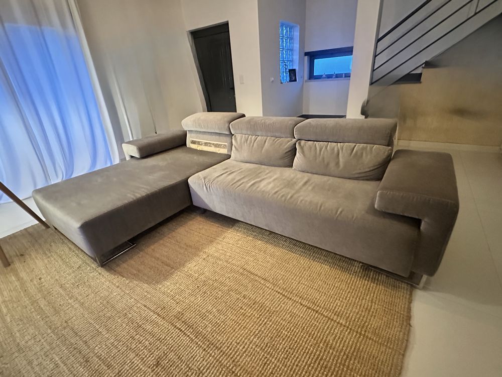 Sofá com chaise longue